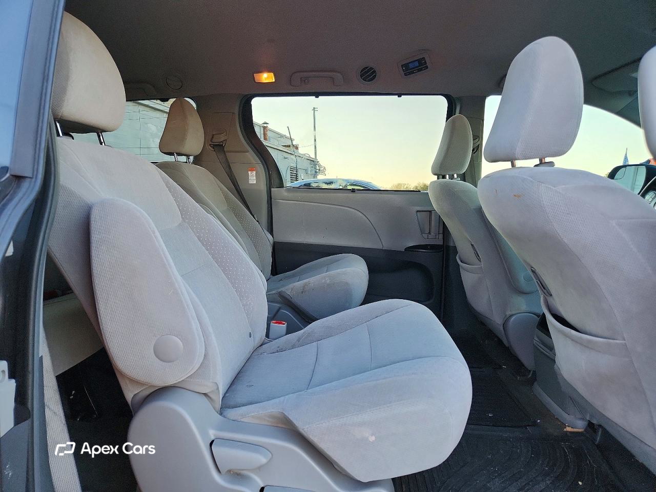 Toyota Sienna 2016