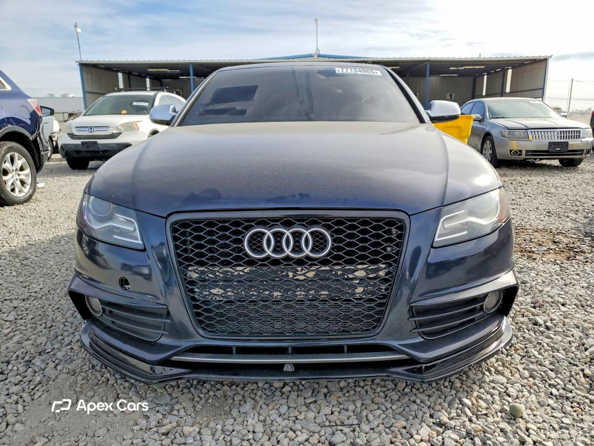 Audi RS4 2011