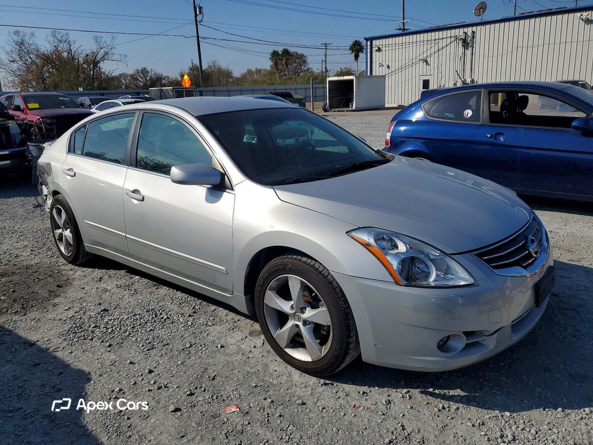 Nissan Altima 2012