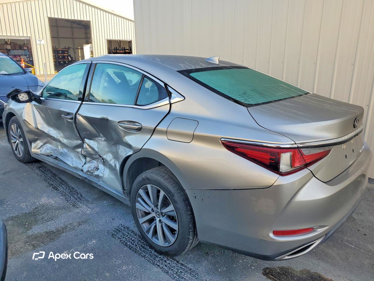 Lexus ES 2020