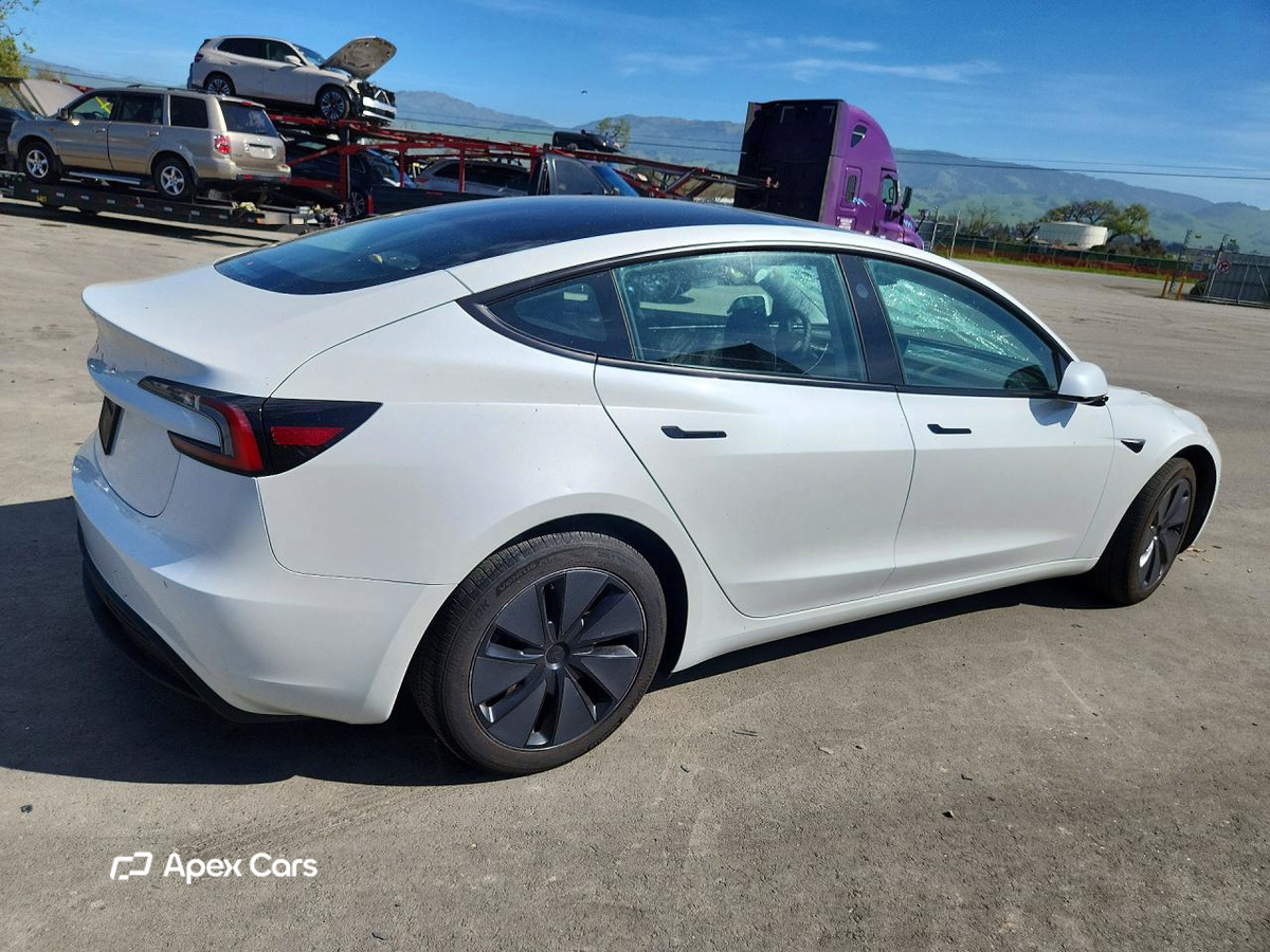 Tesla Model 3 2025