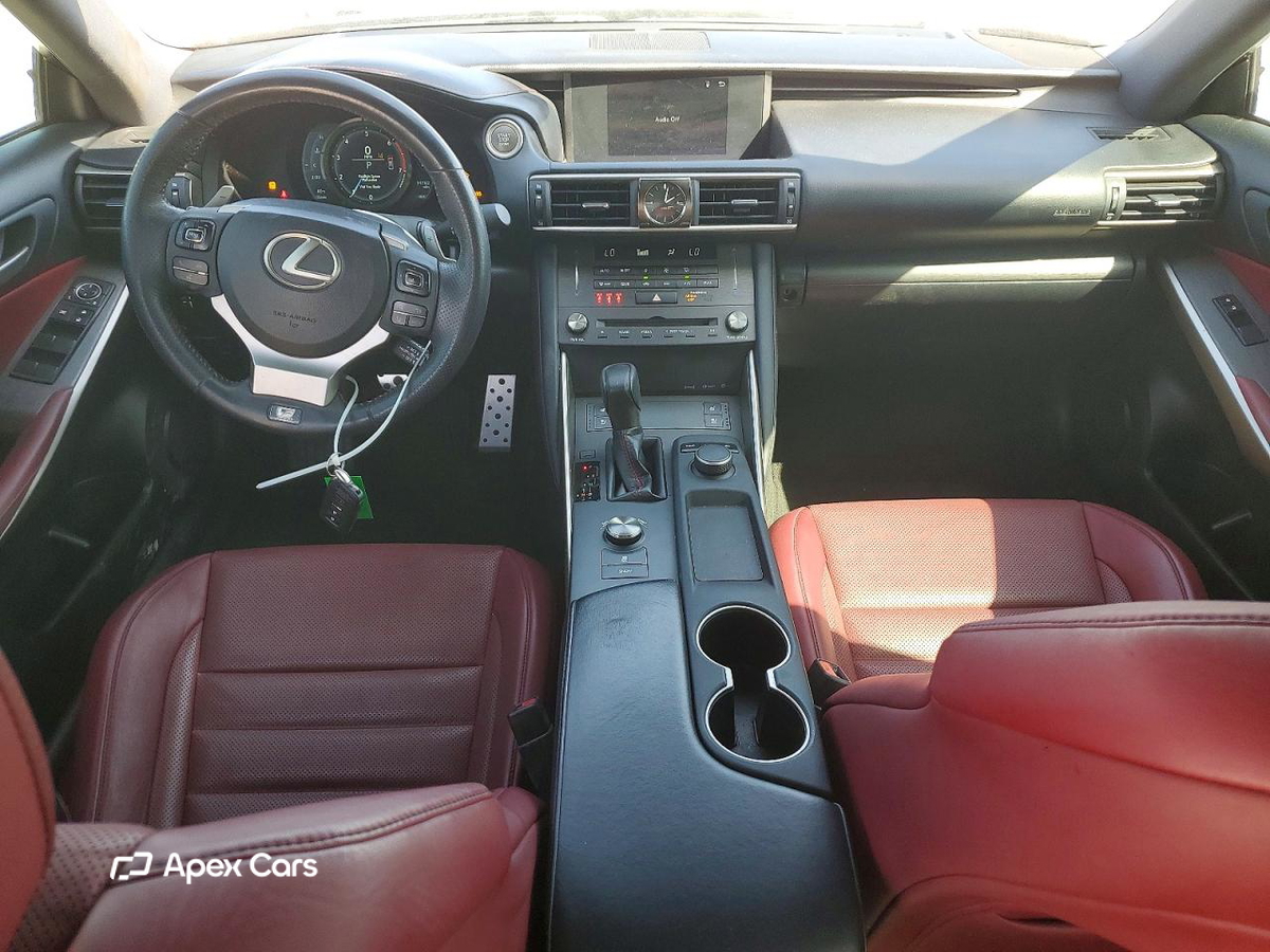 Lexus IS 2019