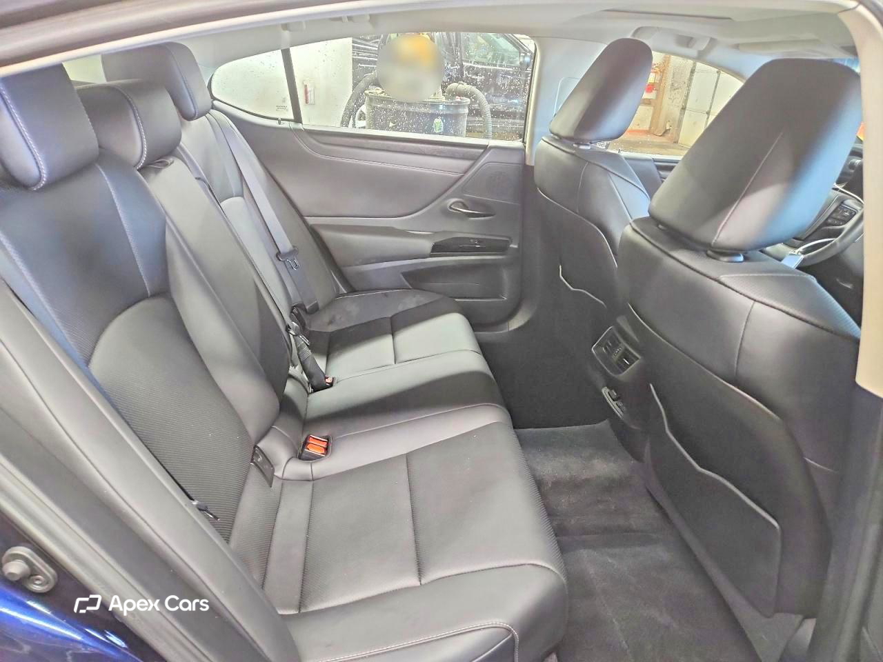 Lexus ES 2023