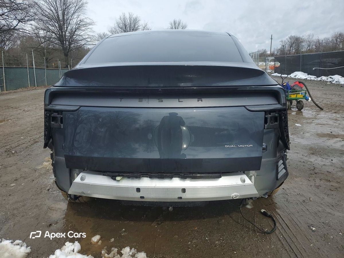 Tesla Model Y 2026