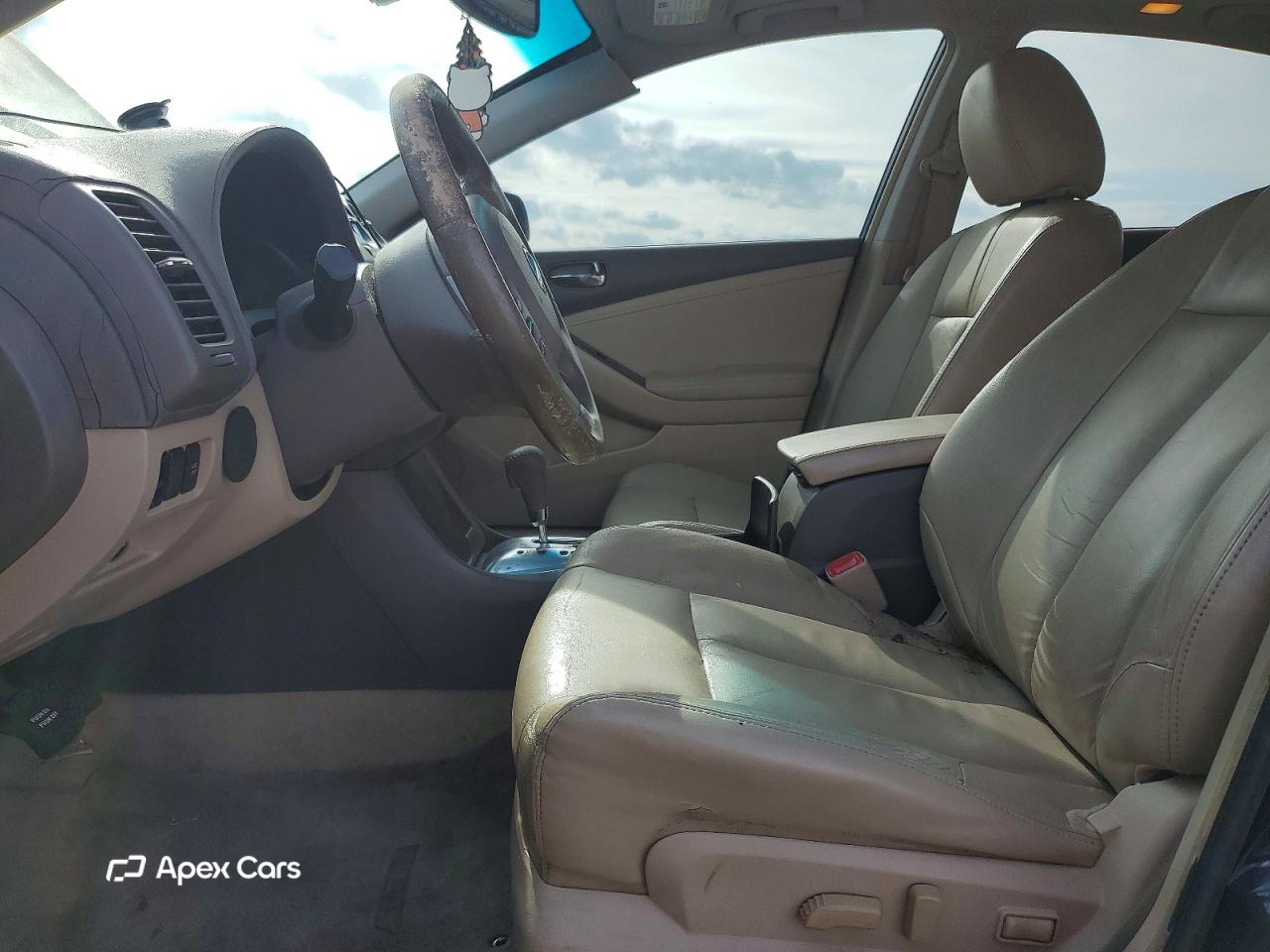 Nissan Altima 2010