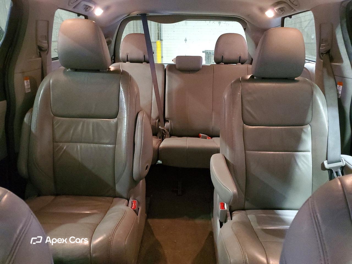 Toyota Sienna 2016