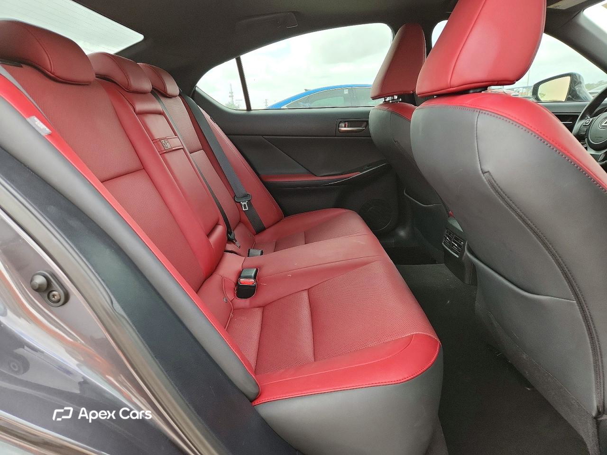 Lexus IS 2023