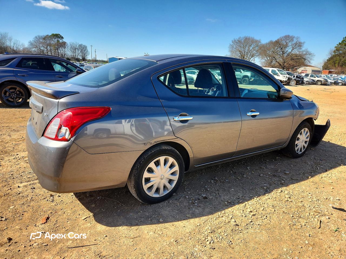 Nissan Versa 2018