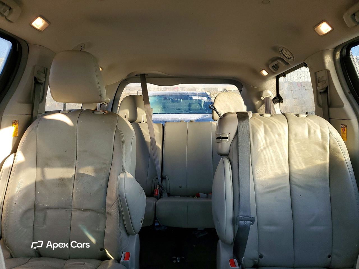 Toyota Sienna 2014