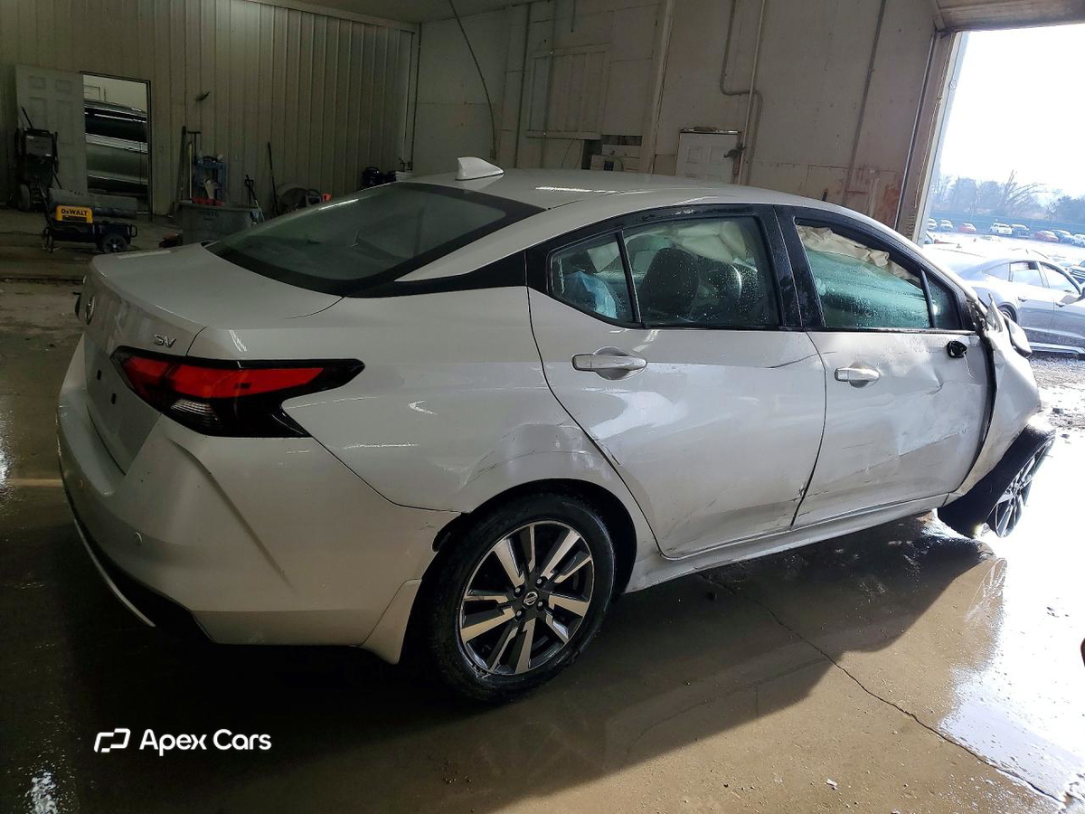 Nissan Versa 2021