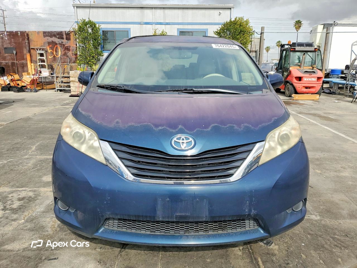 Toyota Sienna 2012
