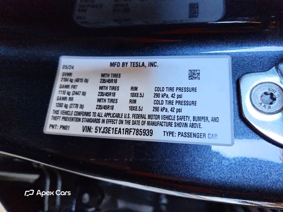 Tesla Model 3 2024