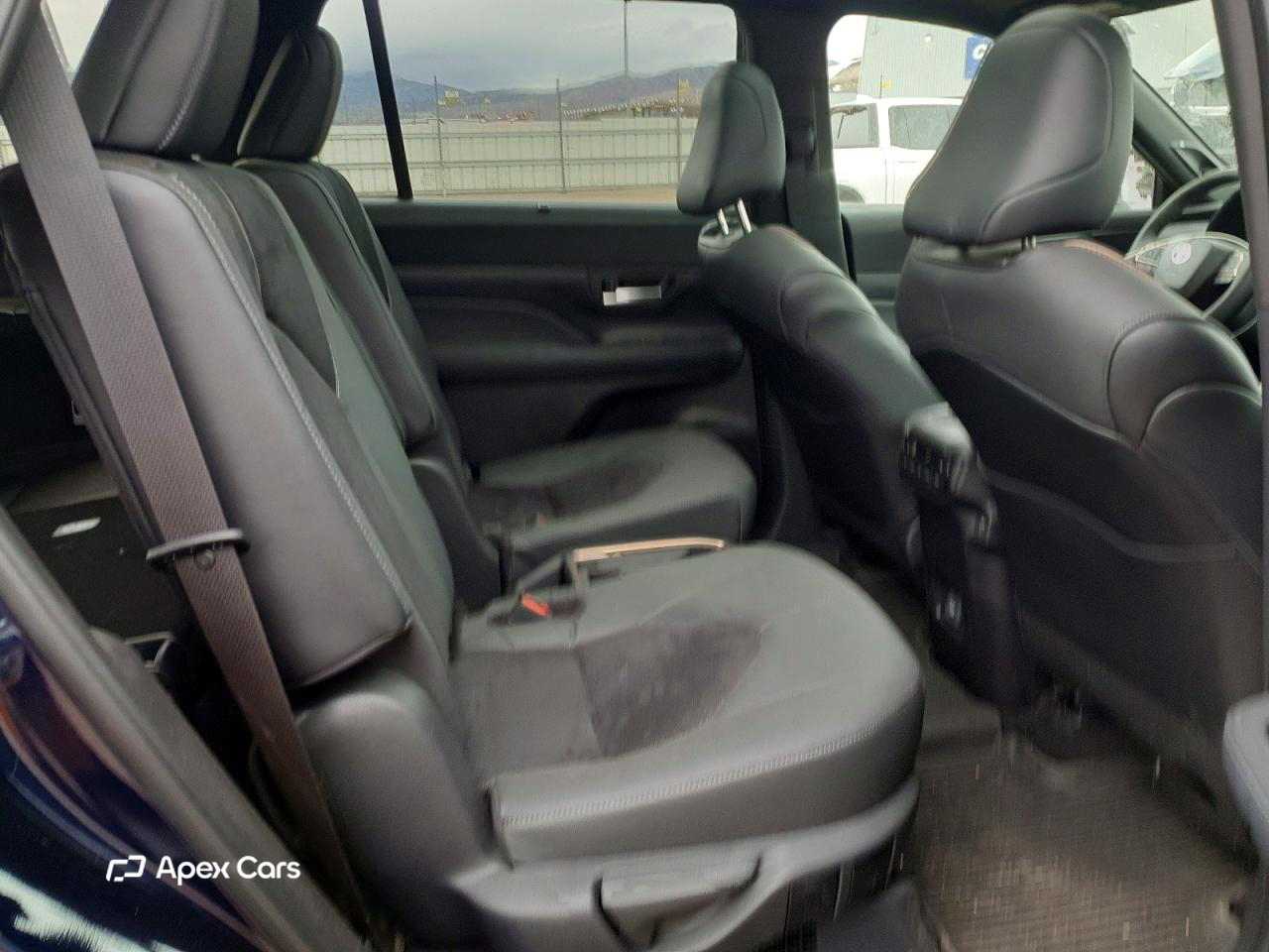 Toyota Highlander 2025