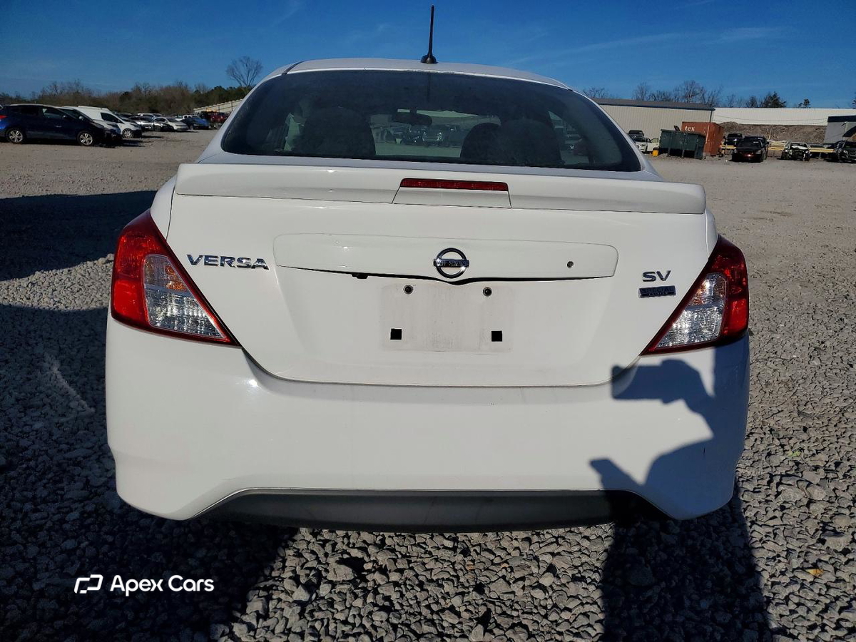 Nissan Versa 2018