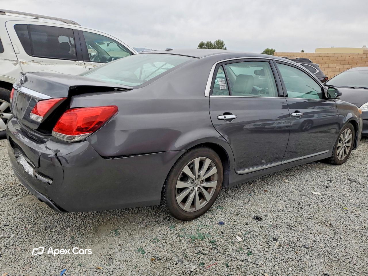 Toyota Avalon 2011