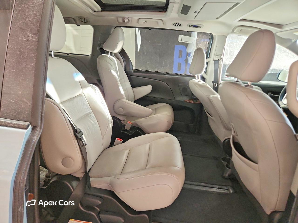 Toyota Sienna 2016