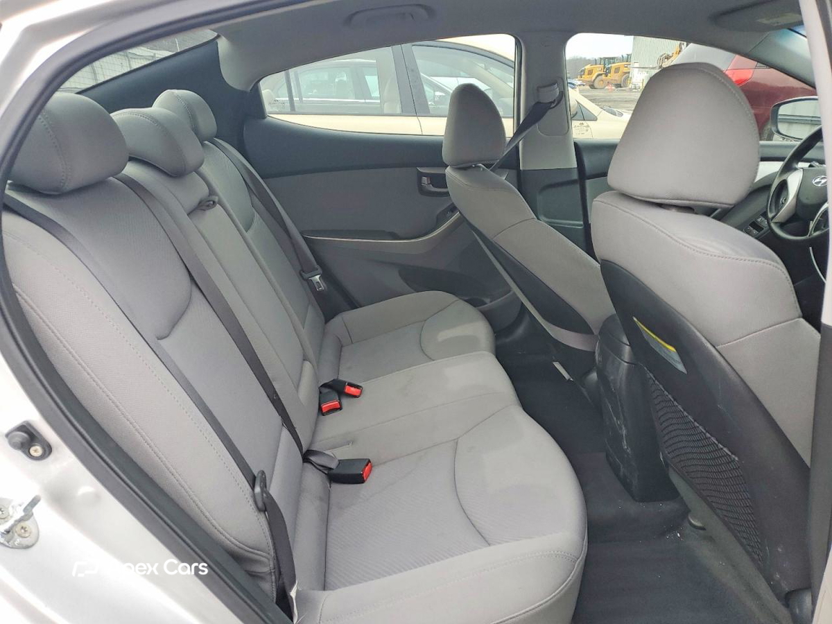 Hyundai Elantra 2012