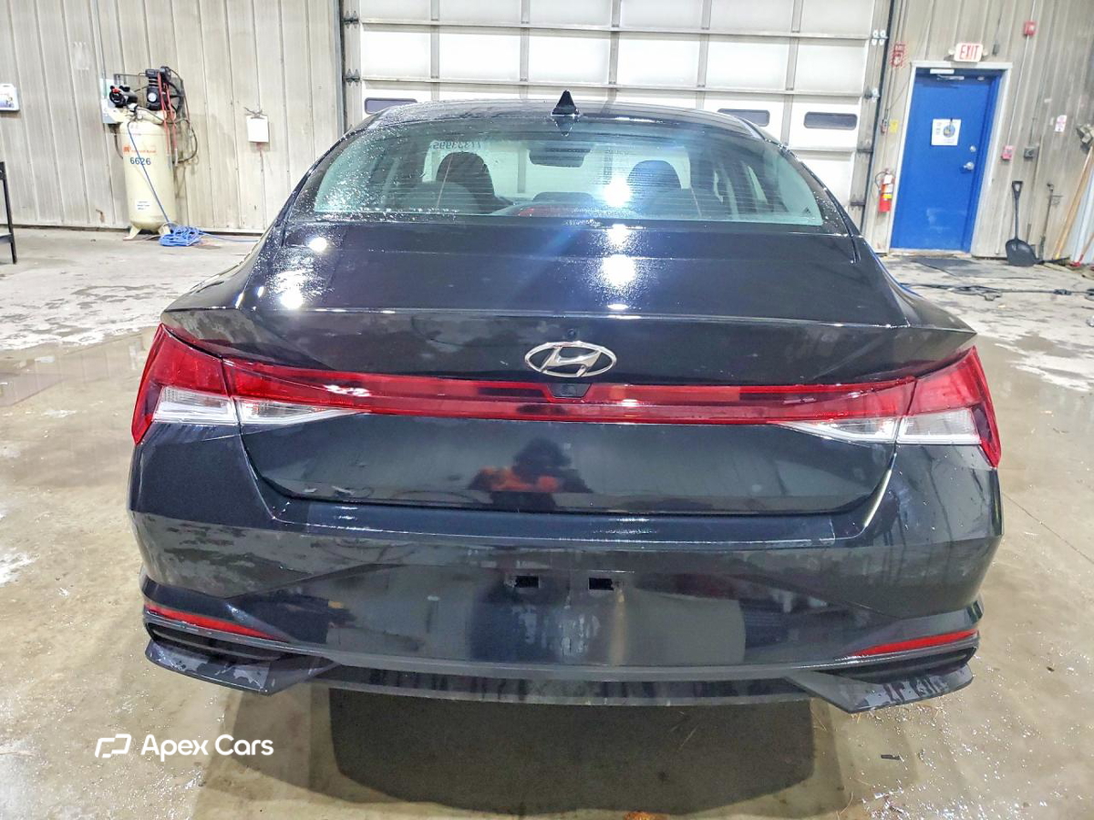 Hyundai Elantra 2021