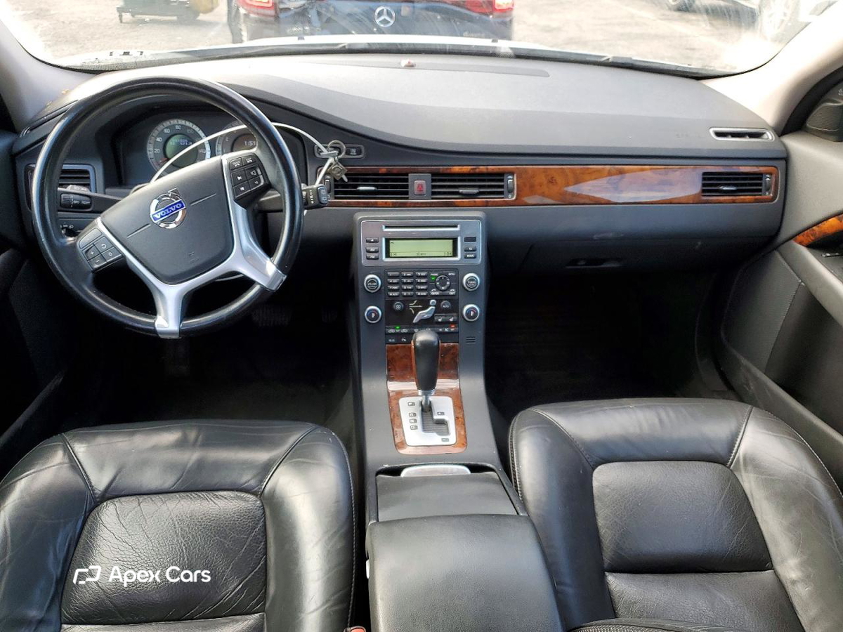 Volvo XC70 2010