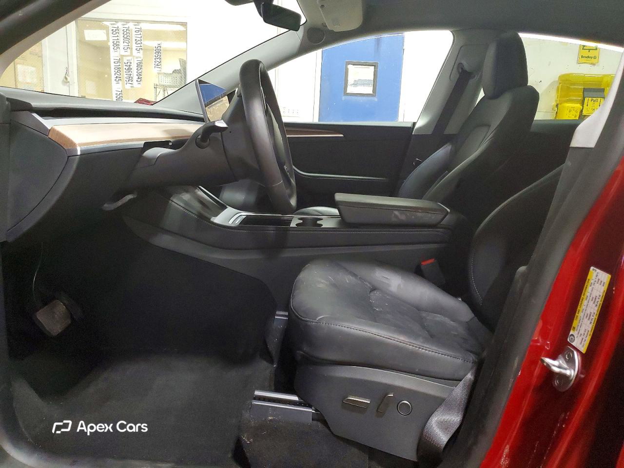 Tesla Model Y 2024