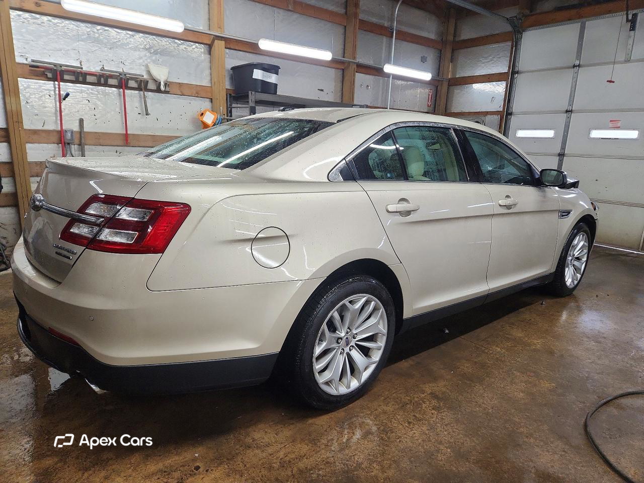 Ford Taurus 2017