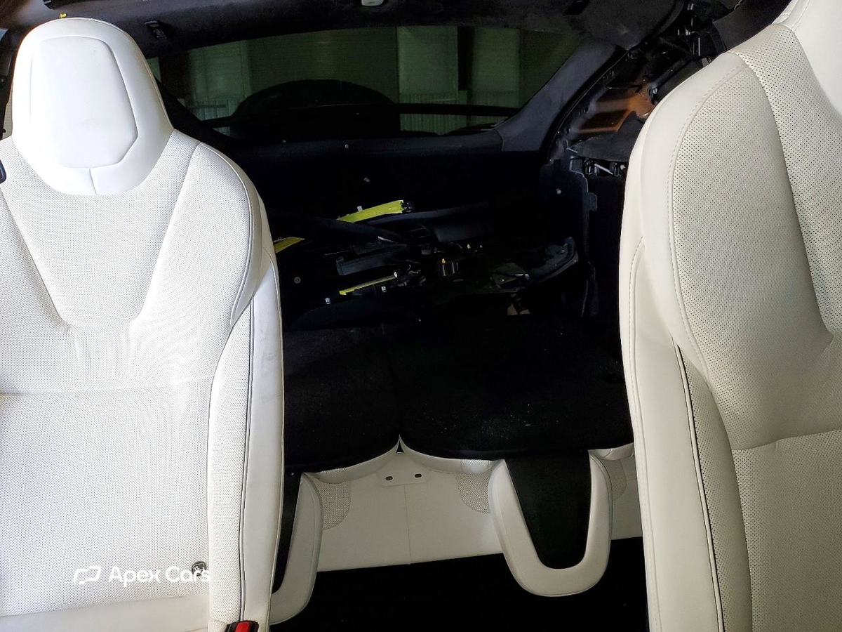 Tesla Model X 2022