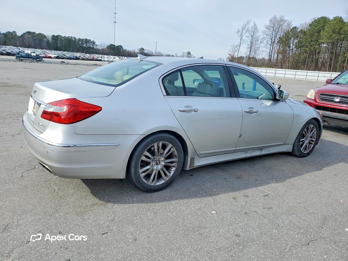 Hyundai Genesis 2013