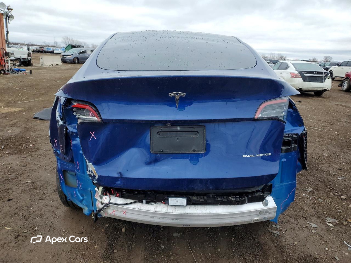 Tesla Model Y 2025