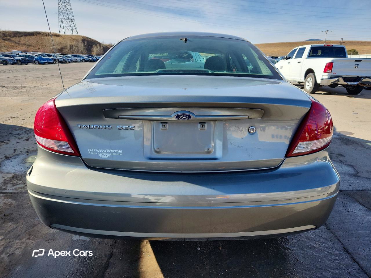 Ford Taurus 2004