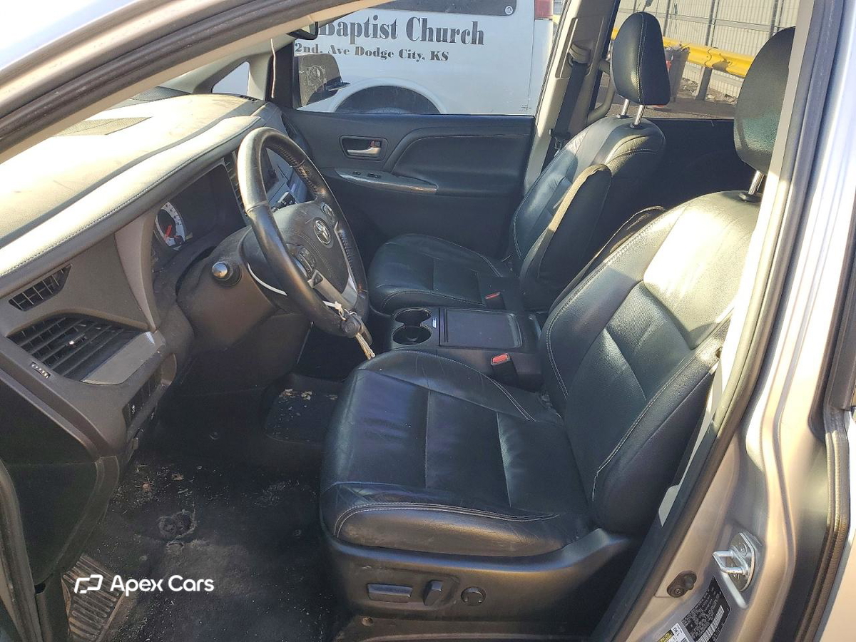 Toyota Sienna 2015