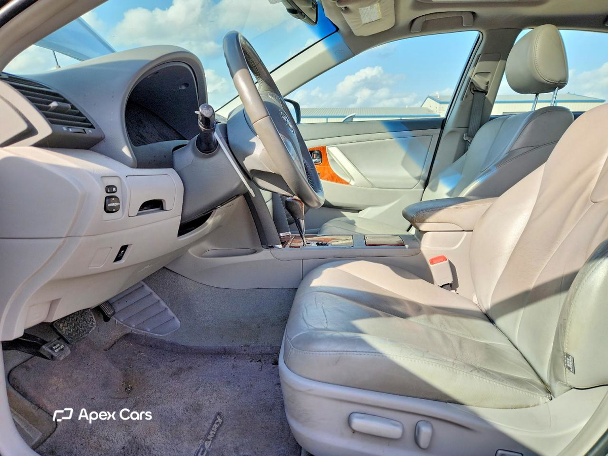 Toyota Camry 2011