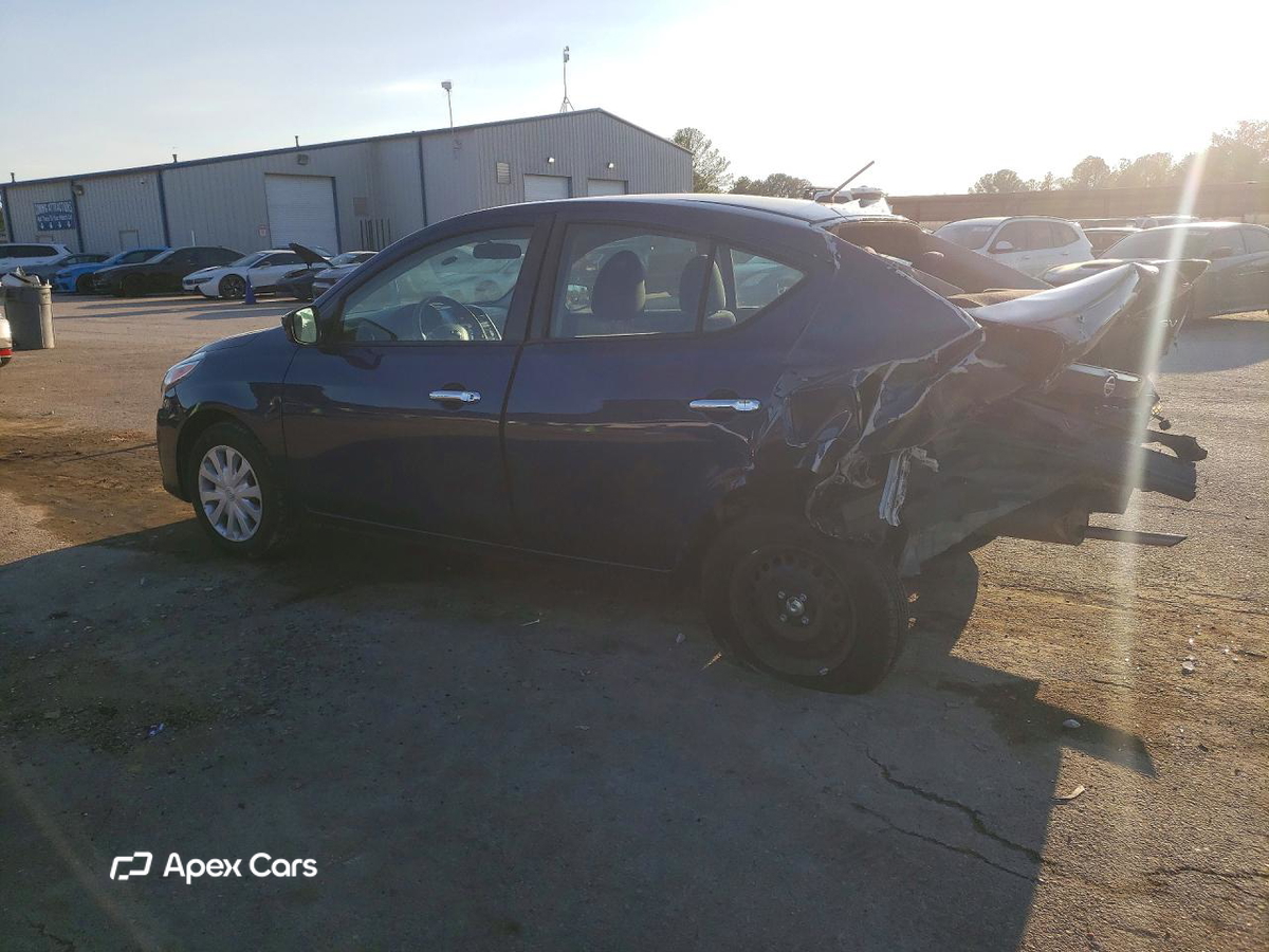 Versa 2018
