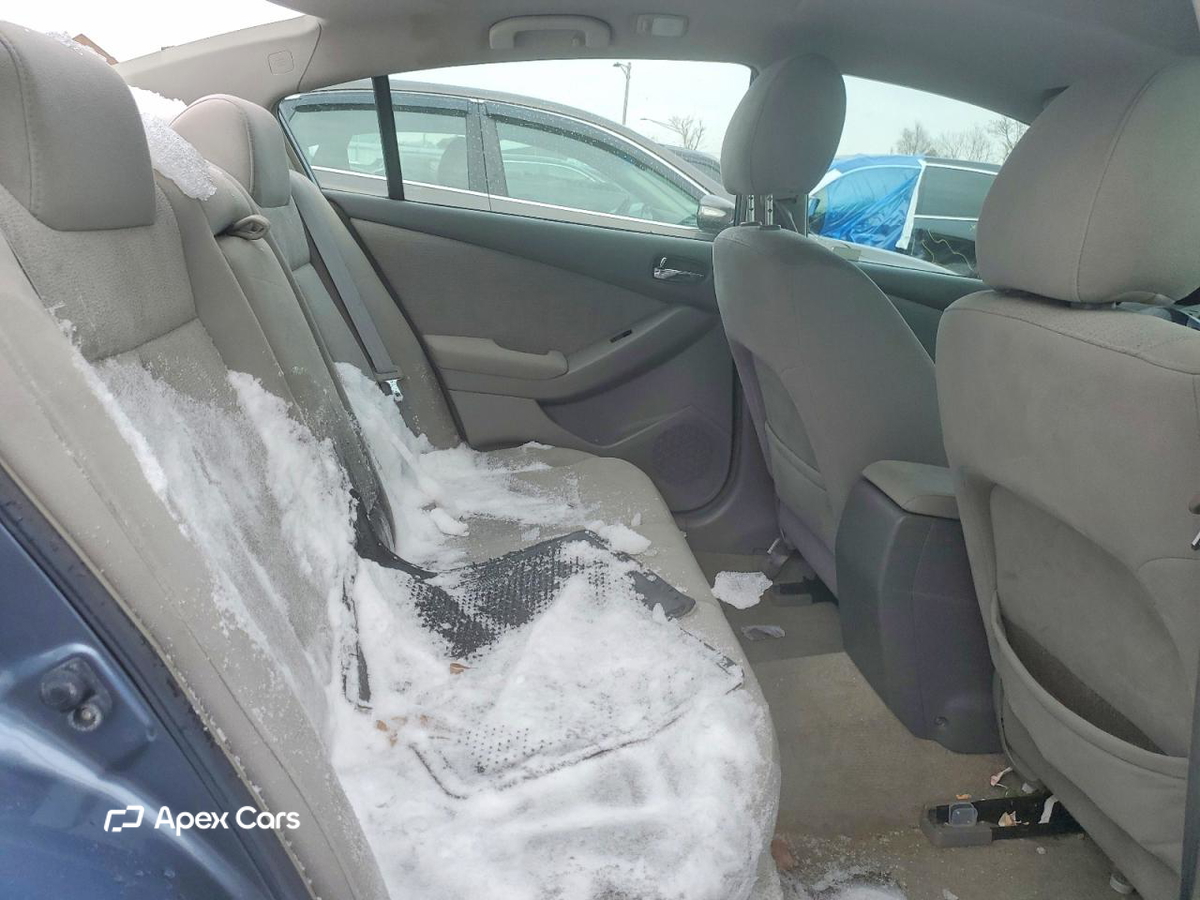 Nissan Altima 2010