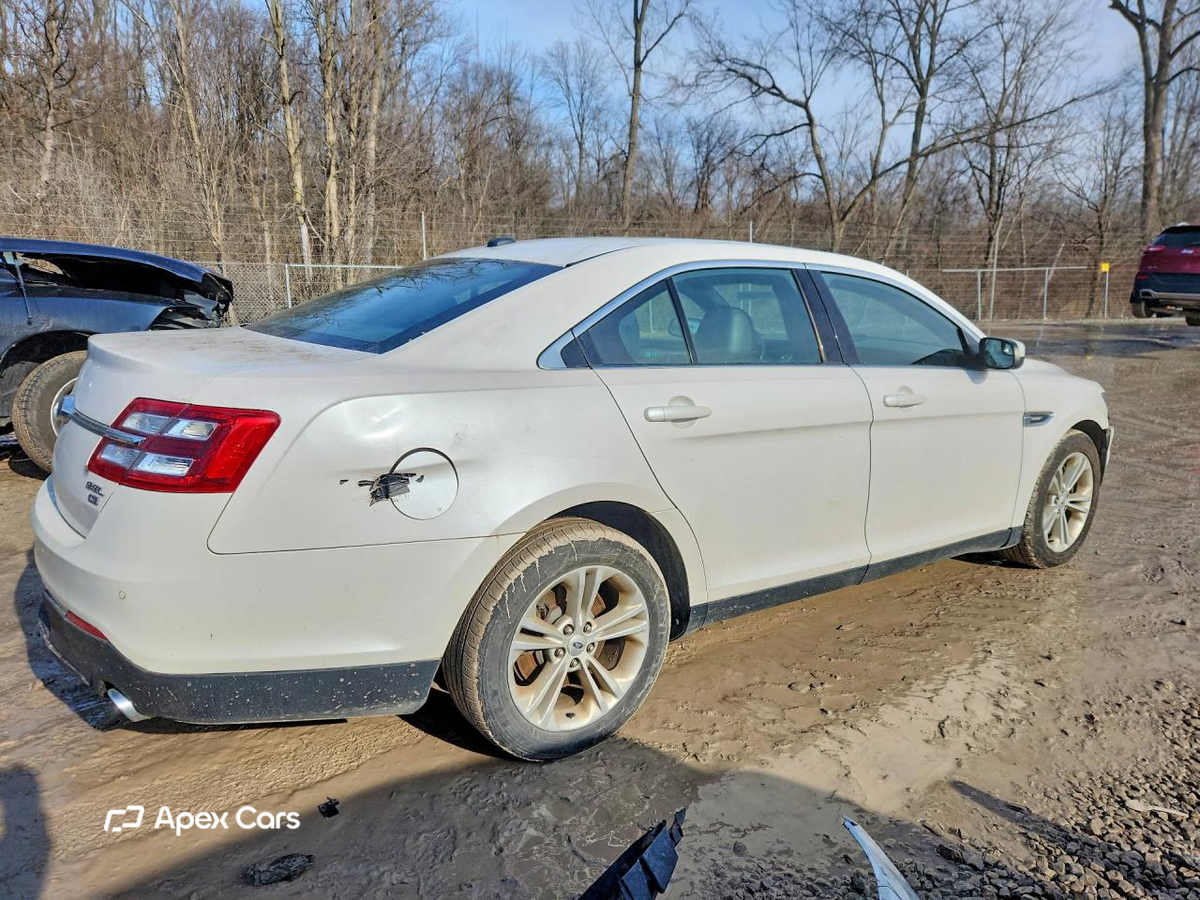 Ford Taurus 2017