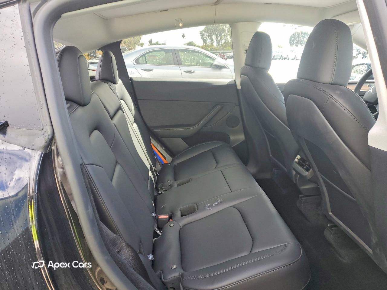 Tesla Model Y 2025