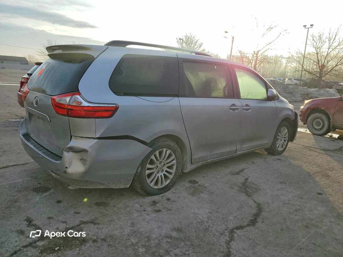 Toyota Sienna 2015