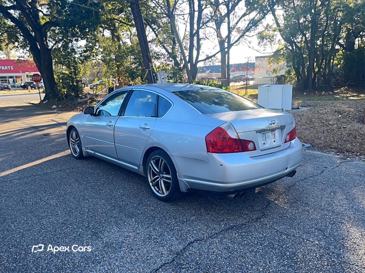 Infiniti M 2006