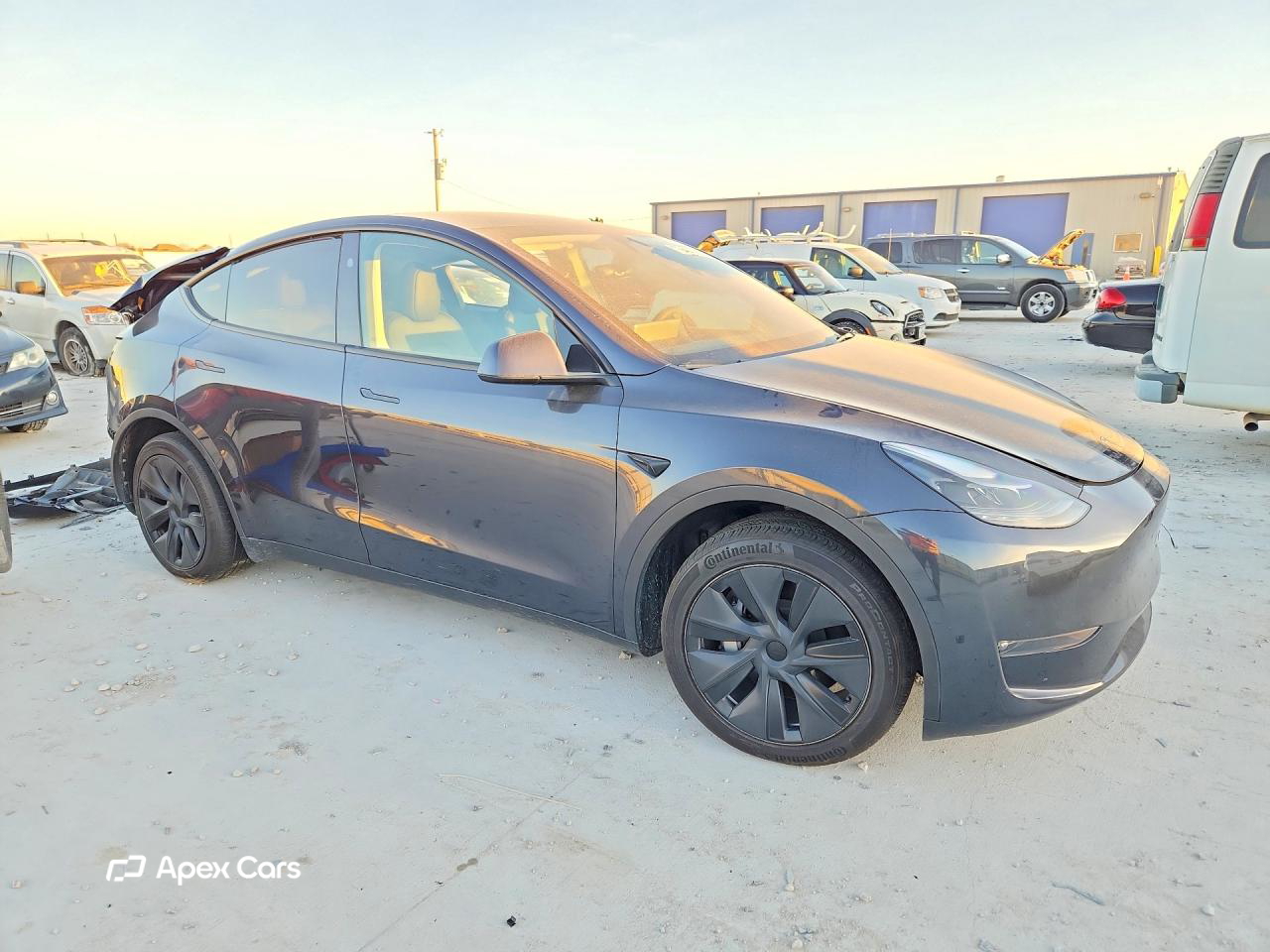 Tesla Model Y 2024