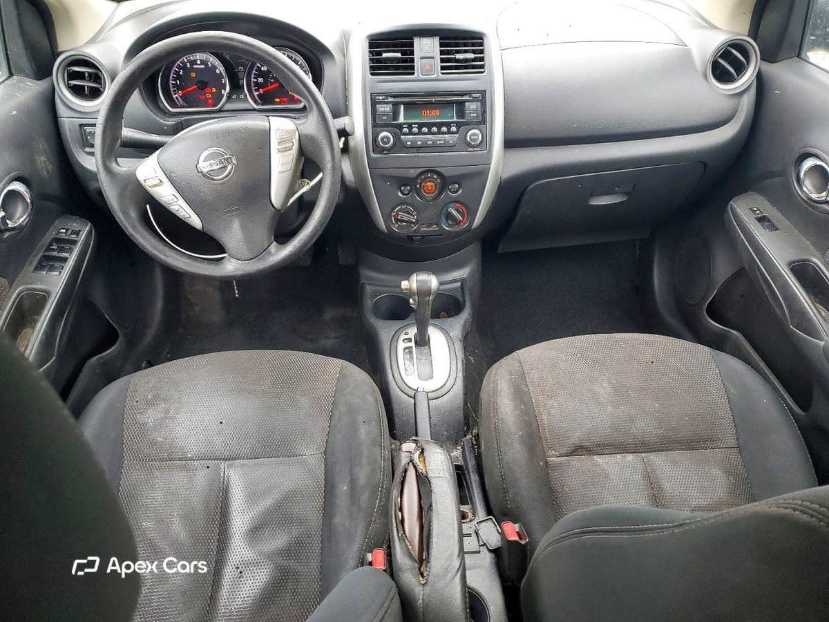 Nissan Versa 2015