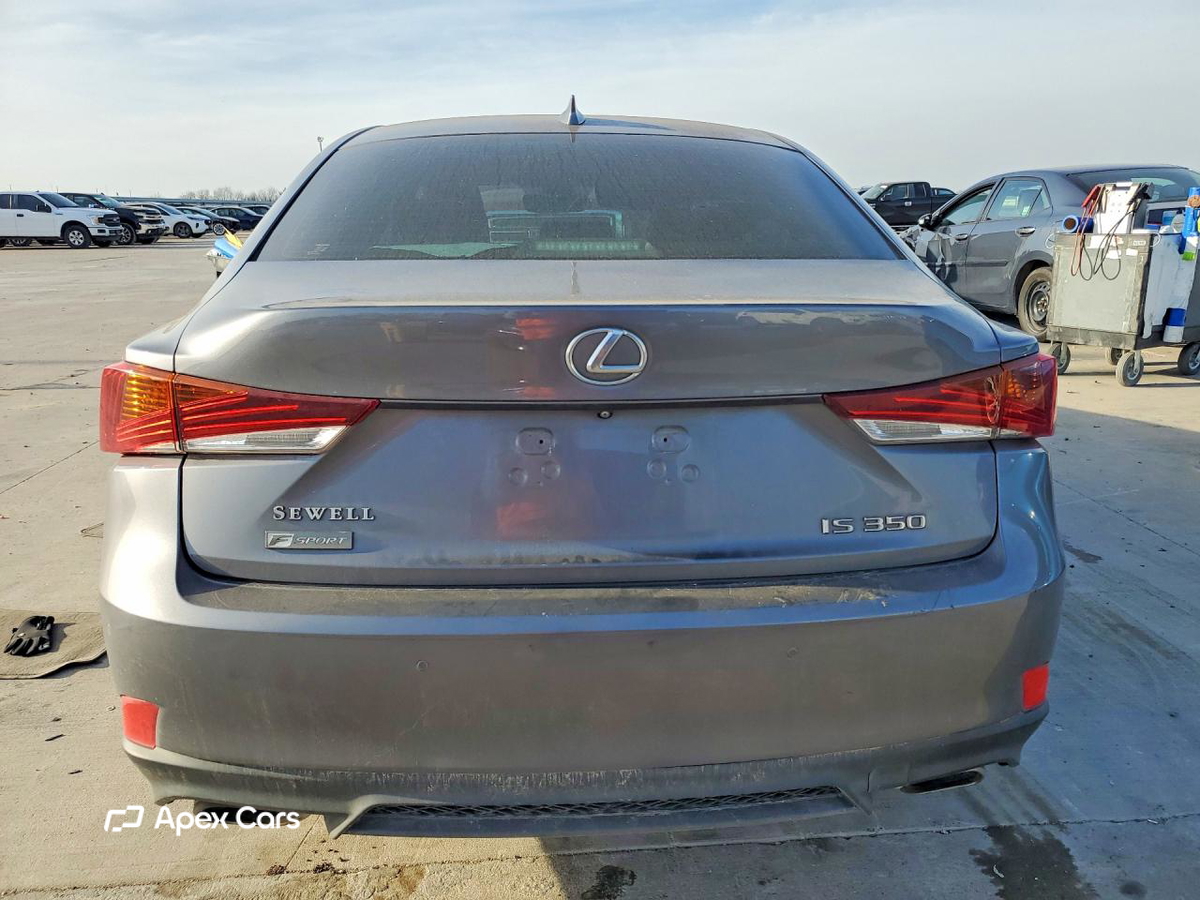 Lexus IS 2020