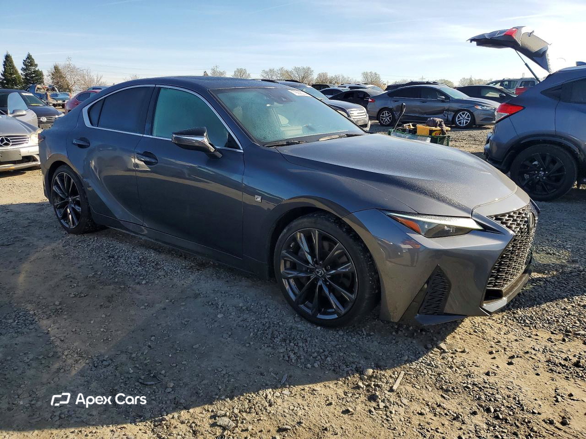 Lexus IS 2021