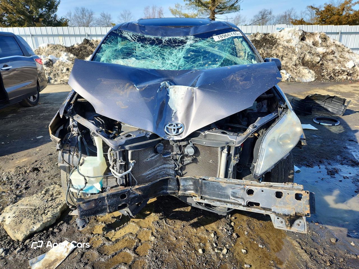 Toyota Sienna 2015