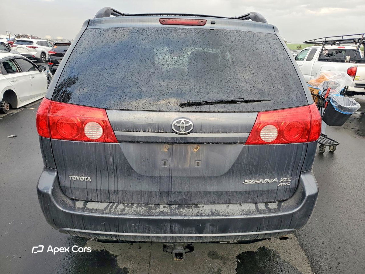 Toyota Sienna 2010