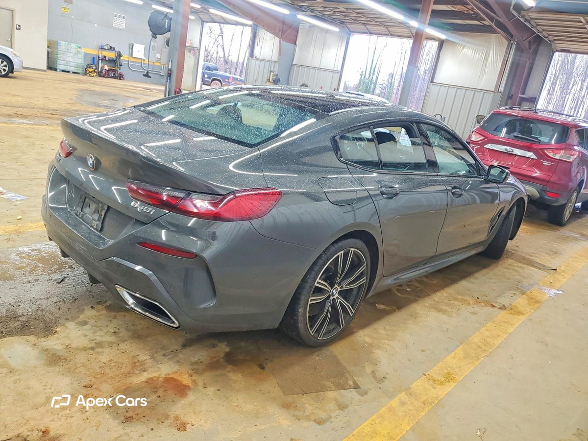BMW Series 8 2022
