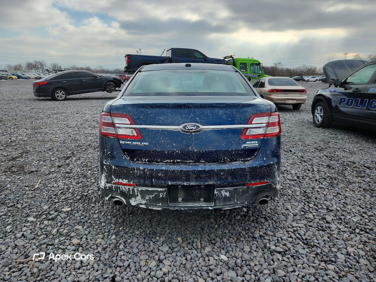 Ford Taurus 2016