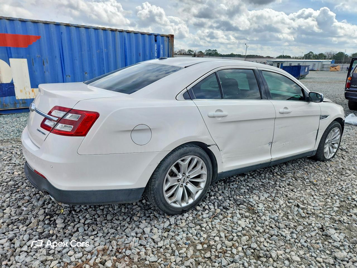 Ford Taurus 2016