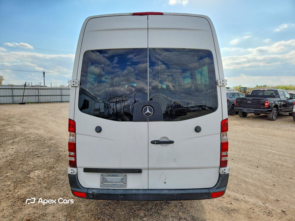 Mercedes-Benz Sprinter 2013