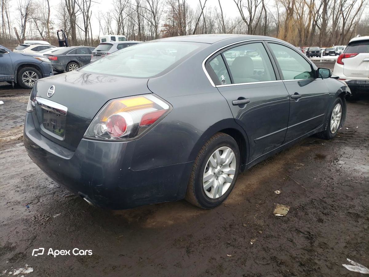 Nissan Altima 2011