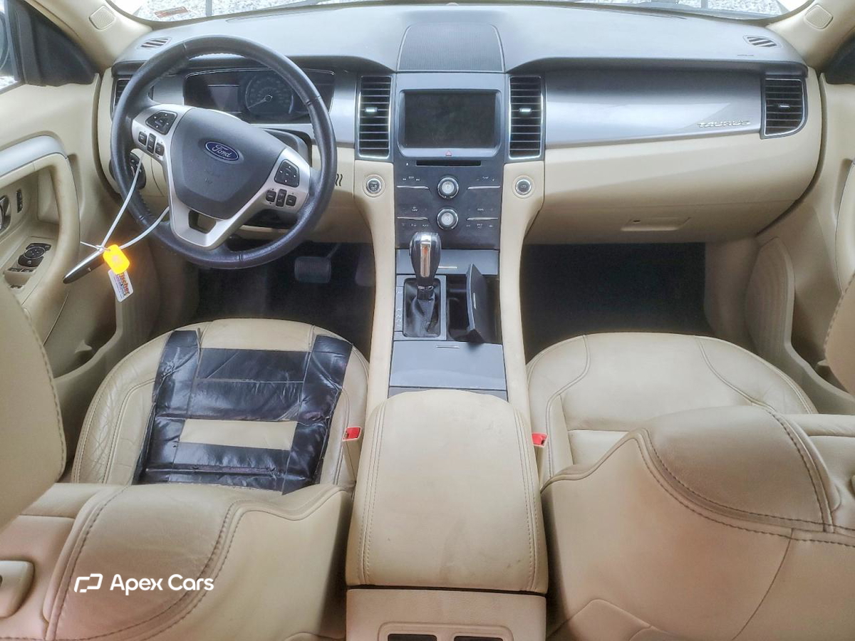 Ford Taurus 2016