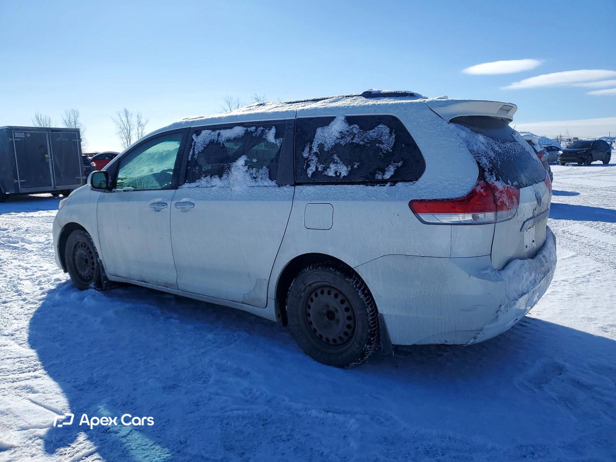 Toyota Sienna 2011